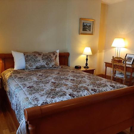 Auberge Le Jardin D'Antoine Montreal Bagian luar foto