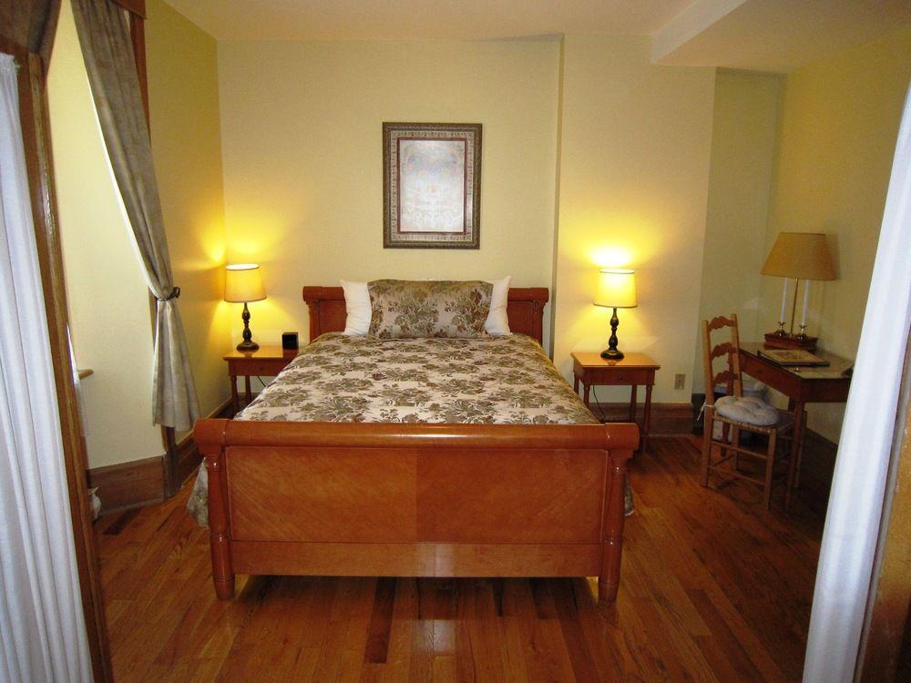 Auberge Le Jardin D'Antoine Montreal Bagian luar foto