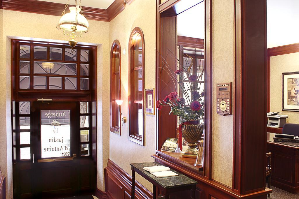 Auberge Le Jardin D'Antoine Montreal Bagian luar foto