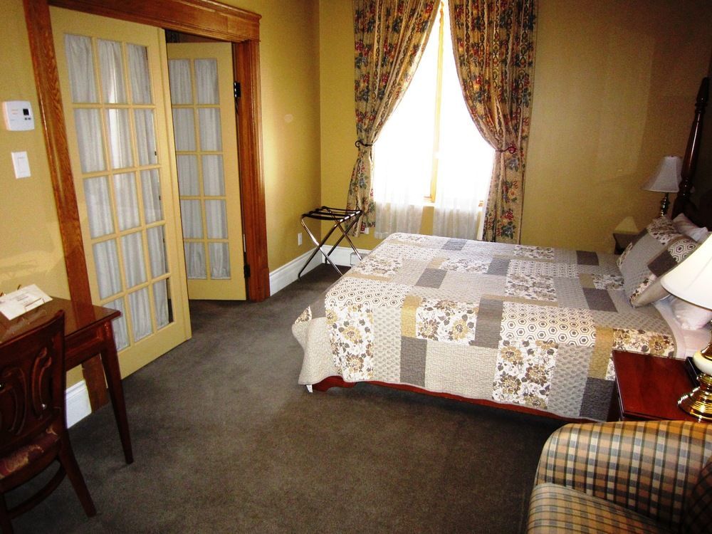 Auberge Le Jardin D'Antoine Montreal Bagian luar foto