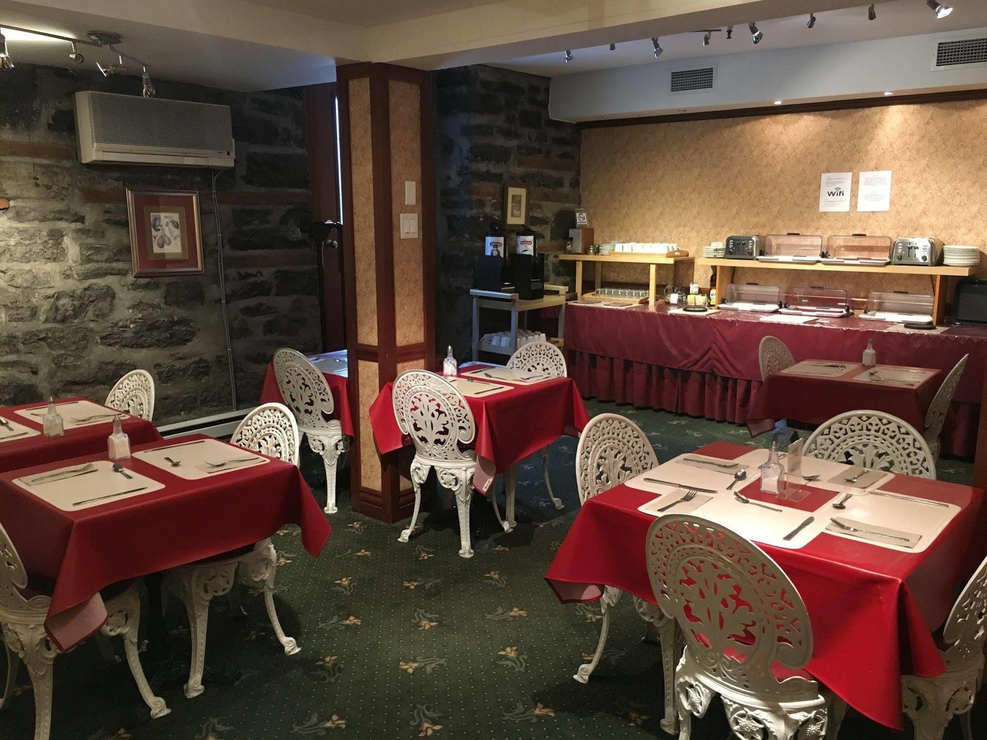 Auberge Le Jardin D'Antoine Montreal Bagian luar foto