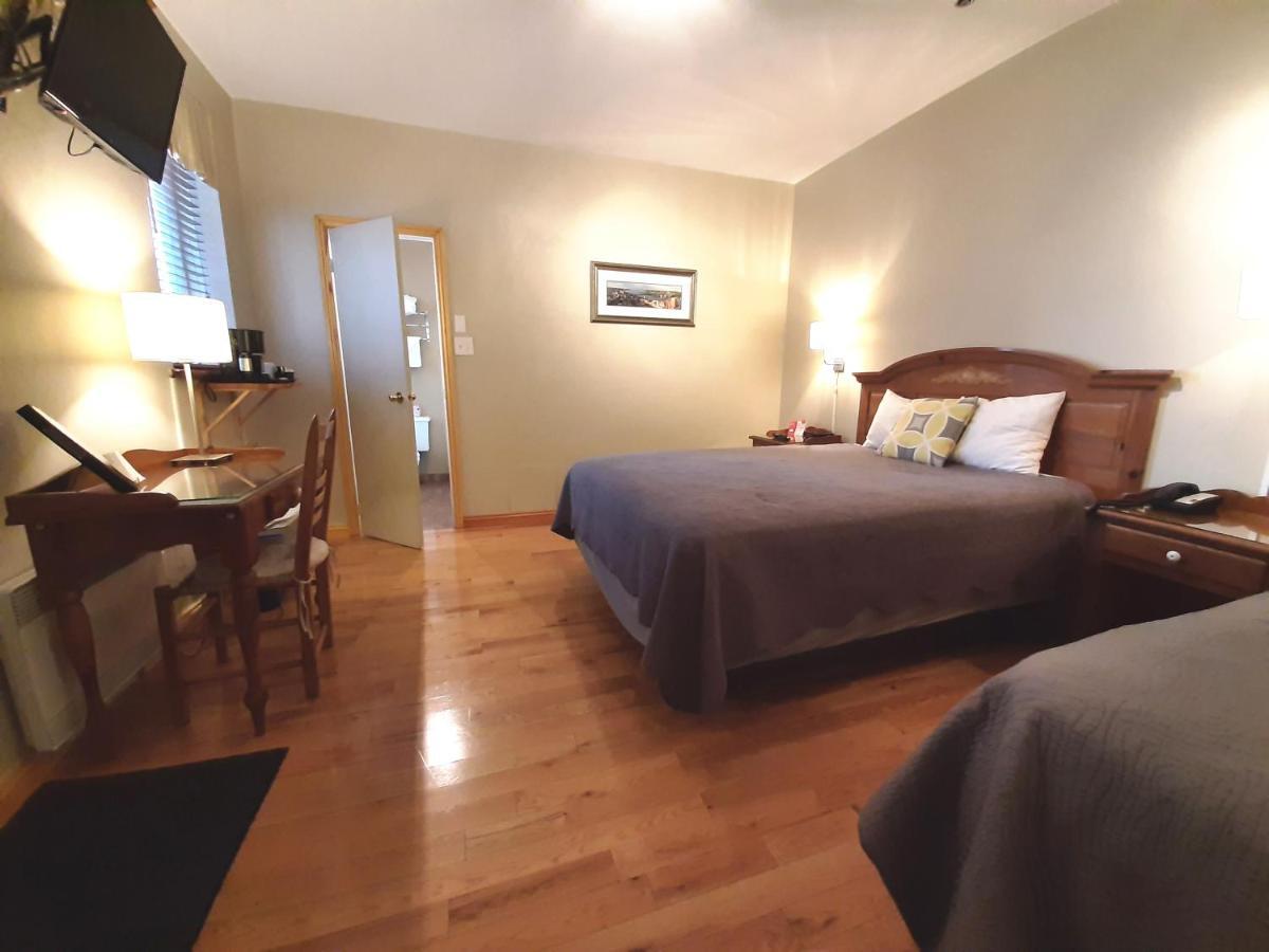 Auberge Le Jardin D'Antoine Montreal Bagian luar foto