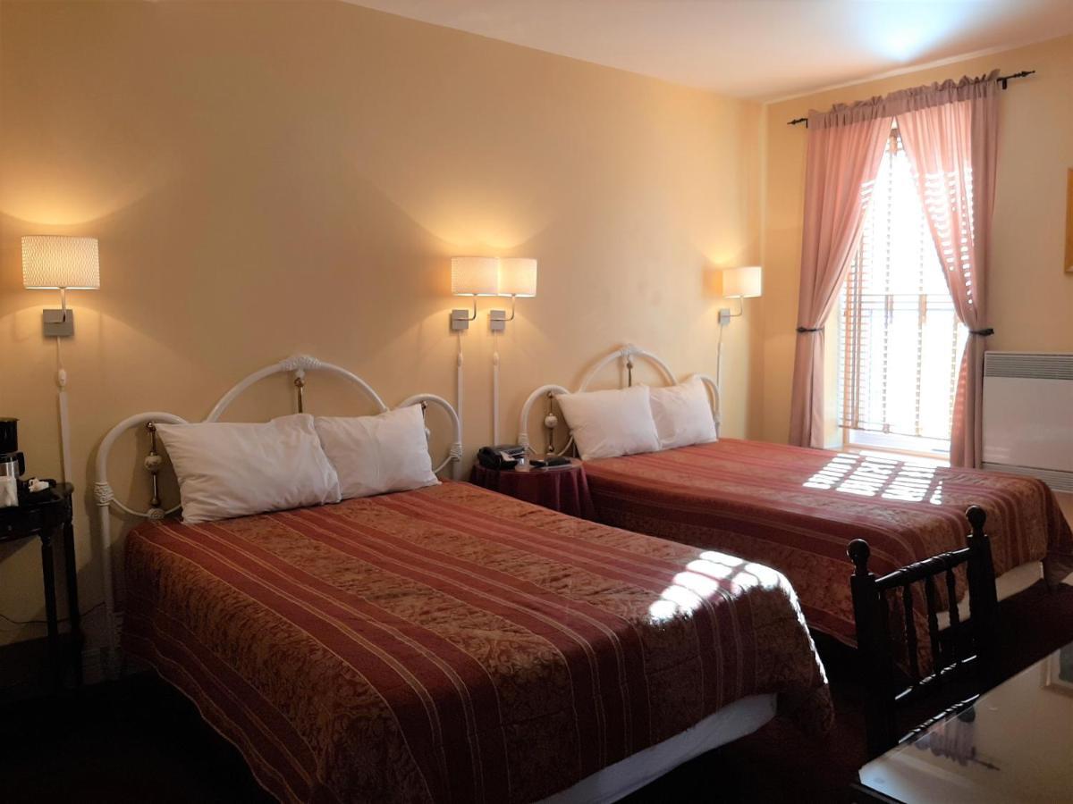 Auberge Le Jardin D'Antoine Montreal Bagian luar foto