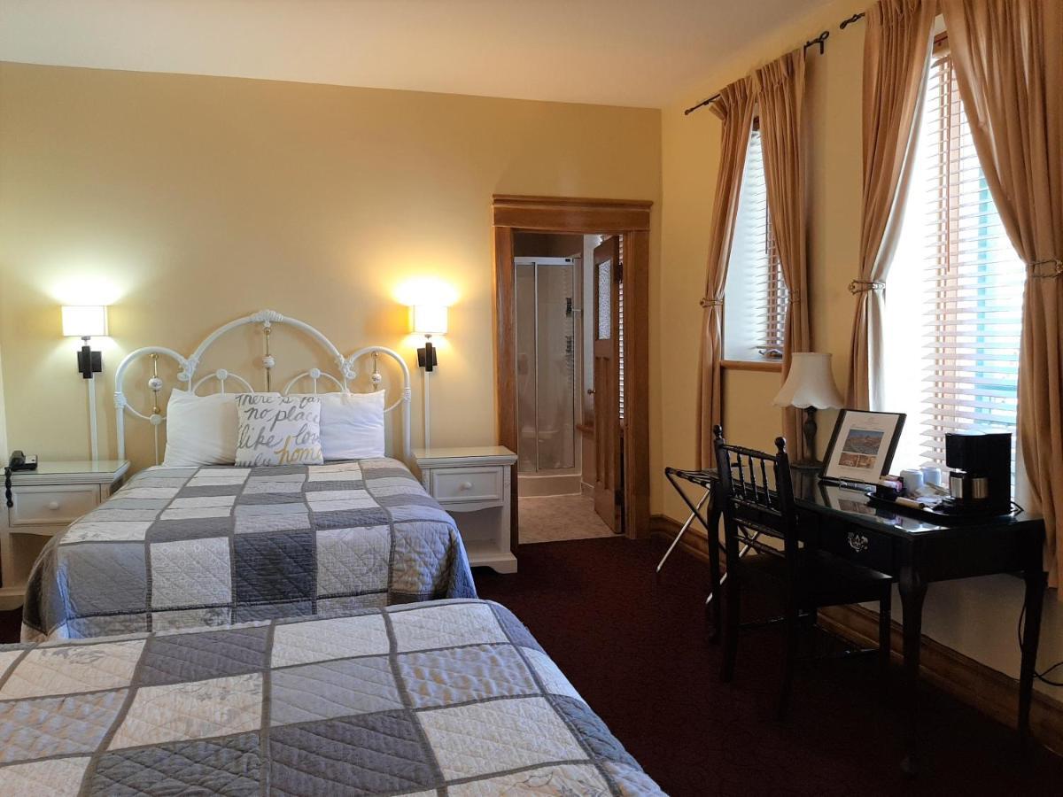 Auberge Le Jardin D'Antoine Montreal Bagian luar foto